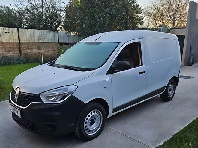 1.5 ton Caja seca / Kangoo
